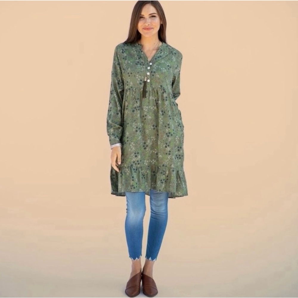 NWT Evy’s Tree the Belinda dress size small